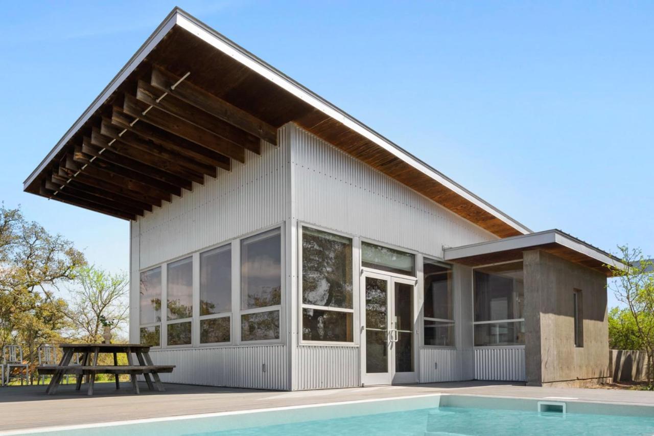 Lazo House - Riverfront With Overlooking Llano River Экстерьер фото