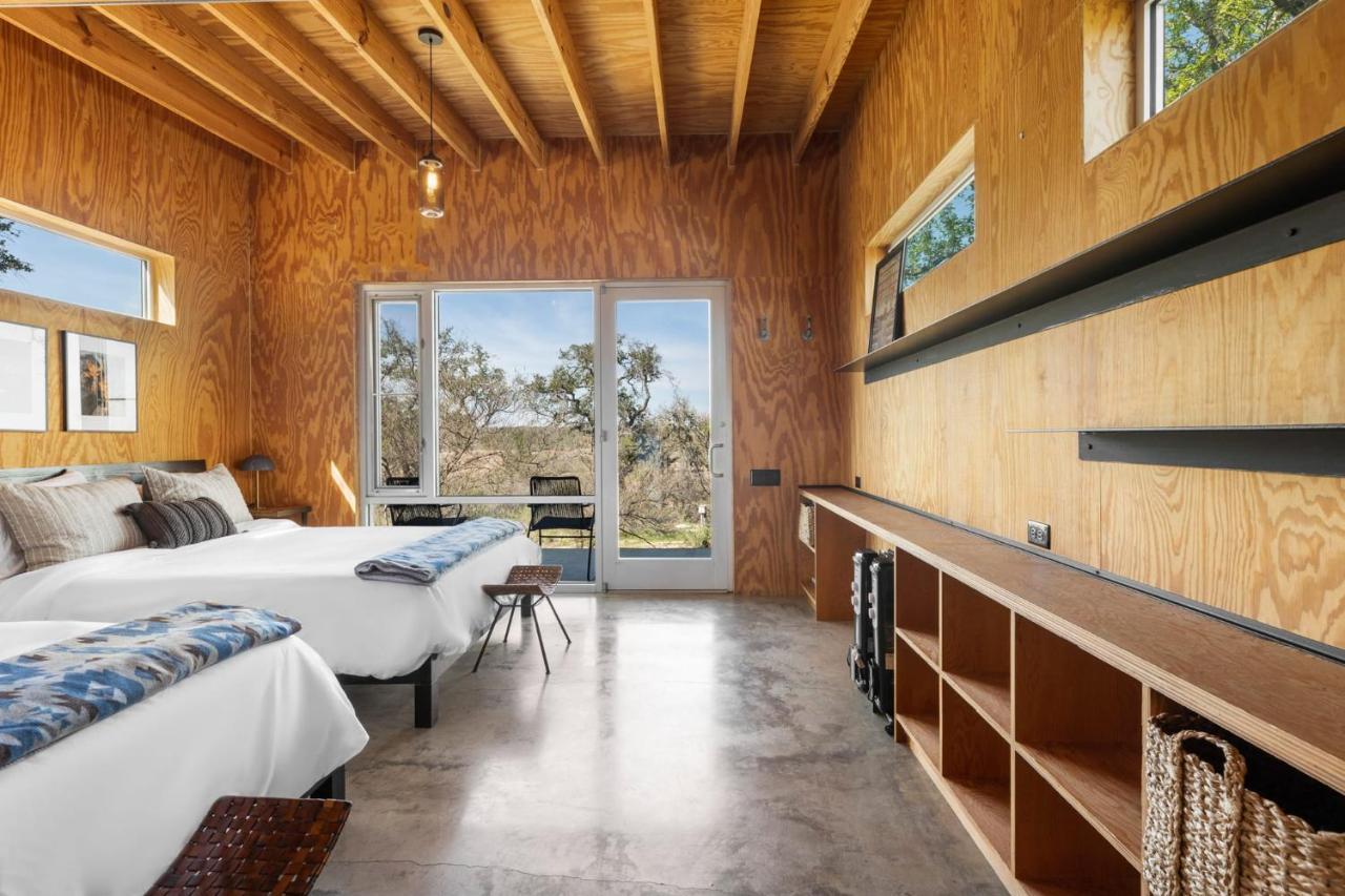 Lazo House - Riverfront With Overlooking Llano River Экстерьер фото