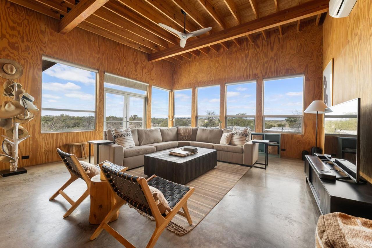 Lazo House - Riverfront With Overlooking Llano River Экстерьер фото