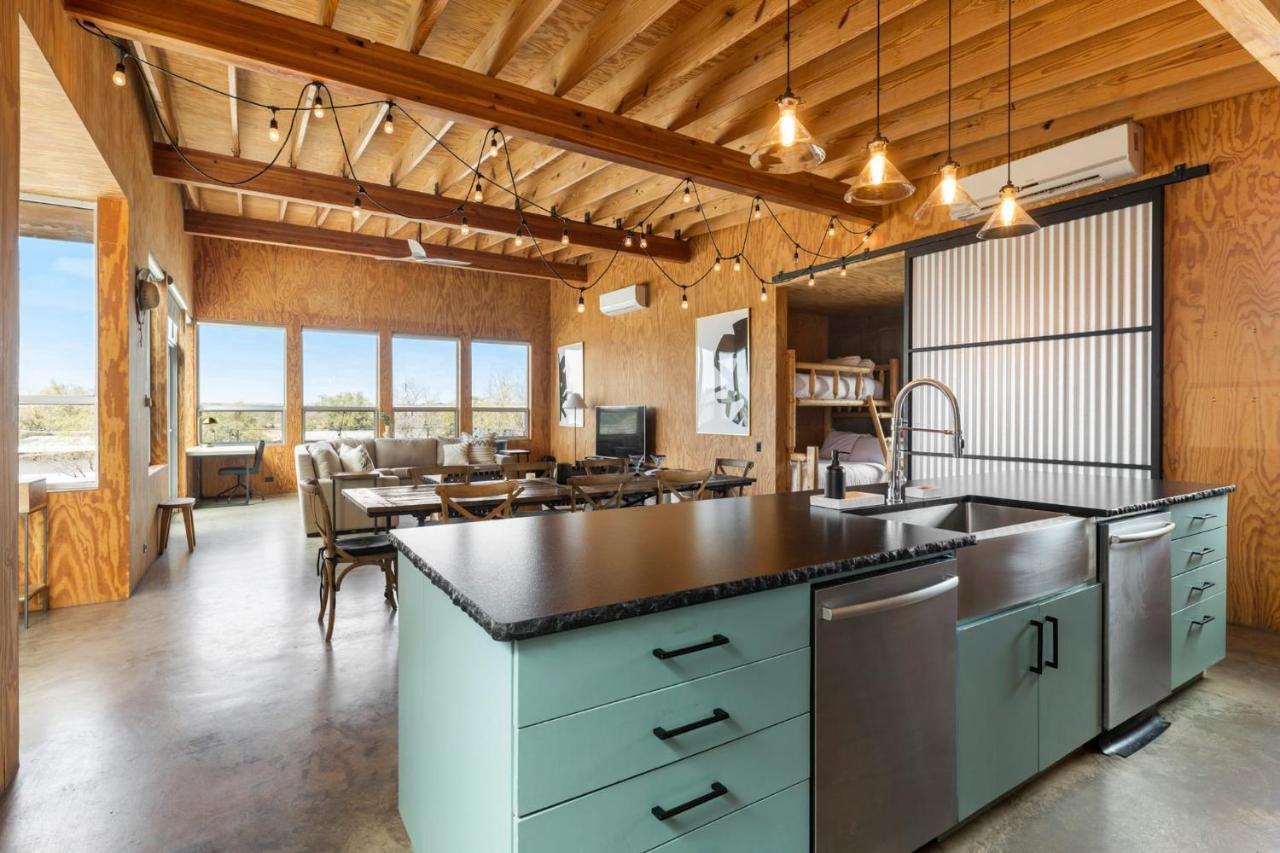 Lazo House - Riverfront With Overlooking Llano River Экстерьер фото