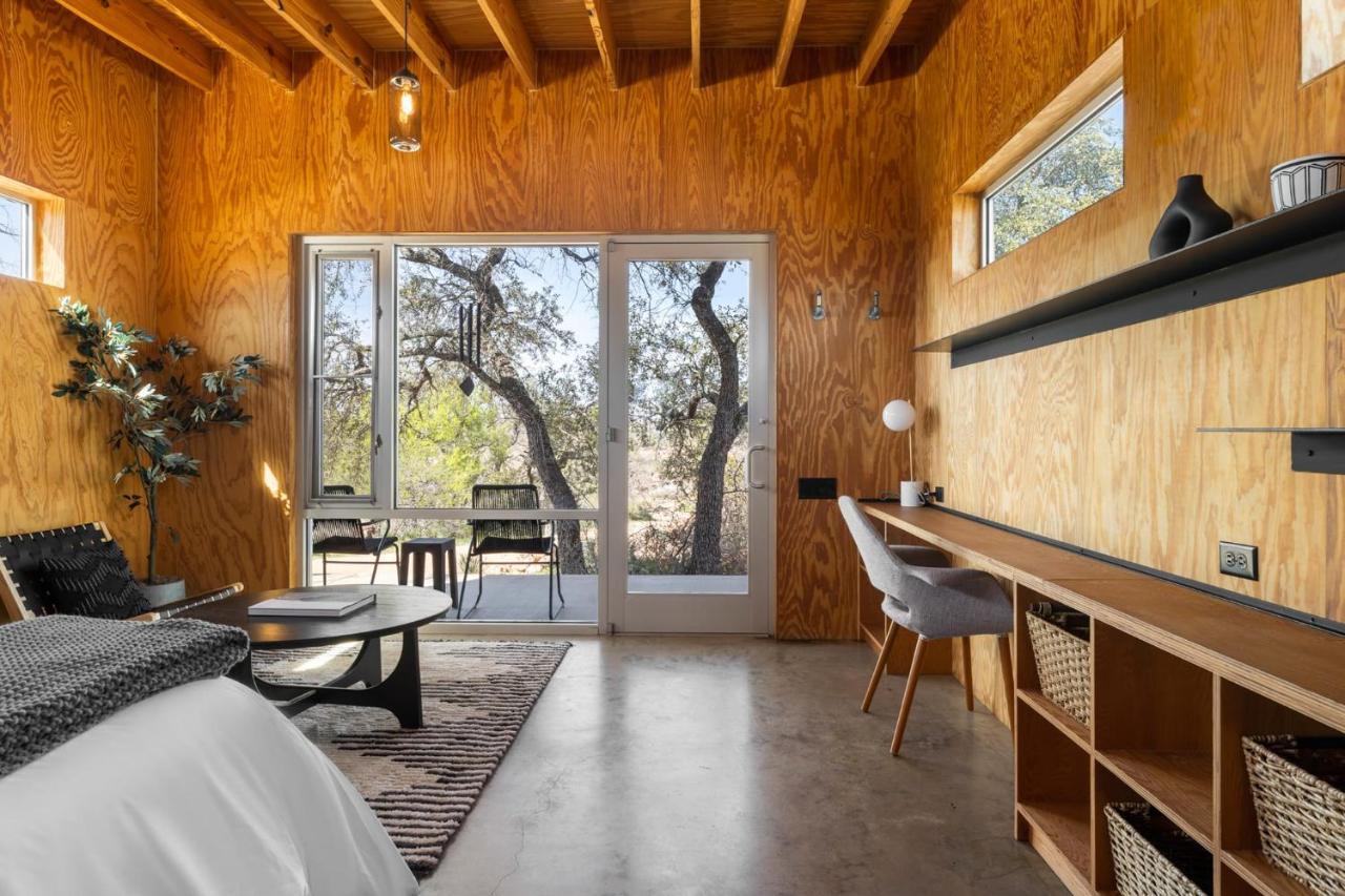 Lazo House - Riverfront With Overlooking Llano River Экстерьер фото