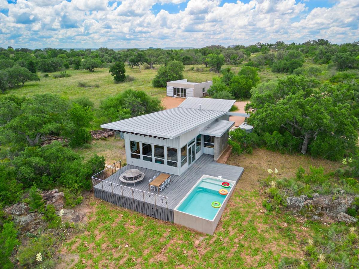 Lazo House - Riverfront With Overlooking Llano River Экстерьер фото
