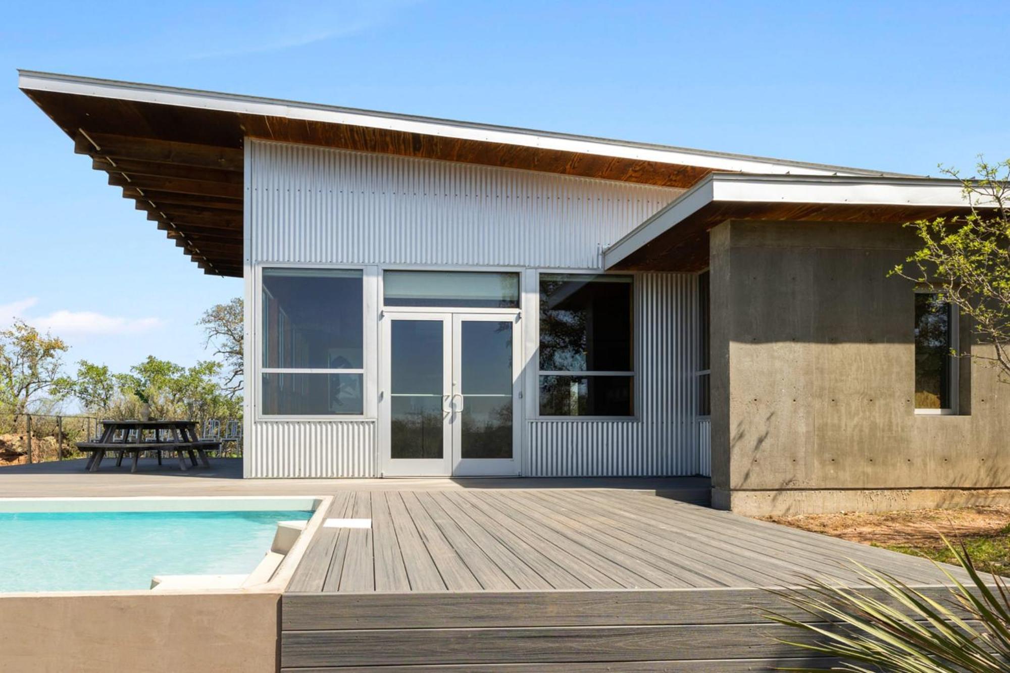 Lazo House - Riverfront With Overlooking Llano River Экстерьер фото