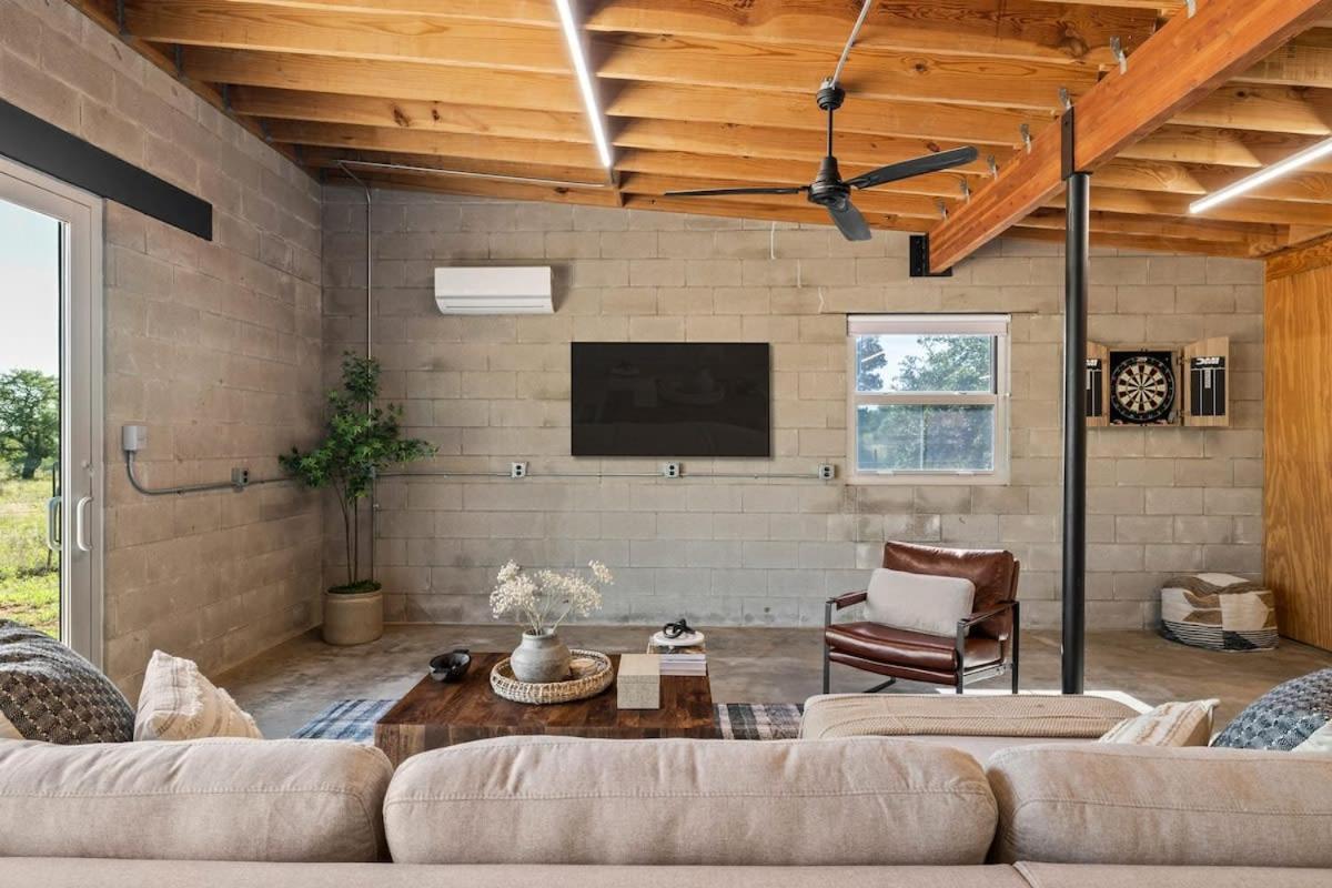 Lazo House - Riverfront With Overlooking Llano River Экстерьер фото