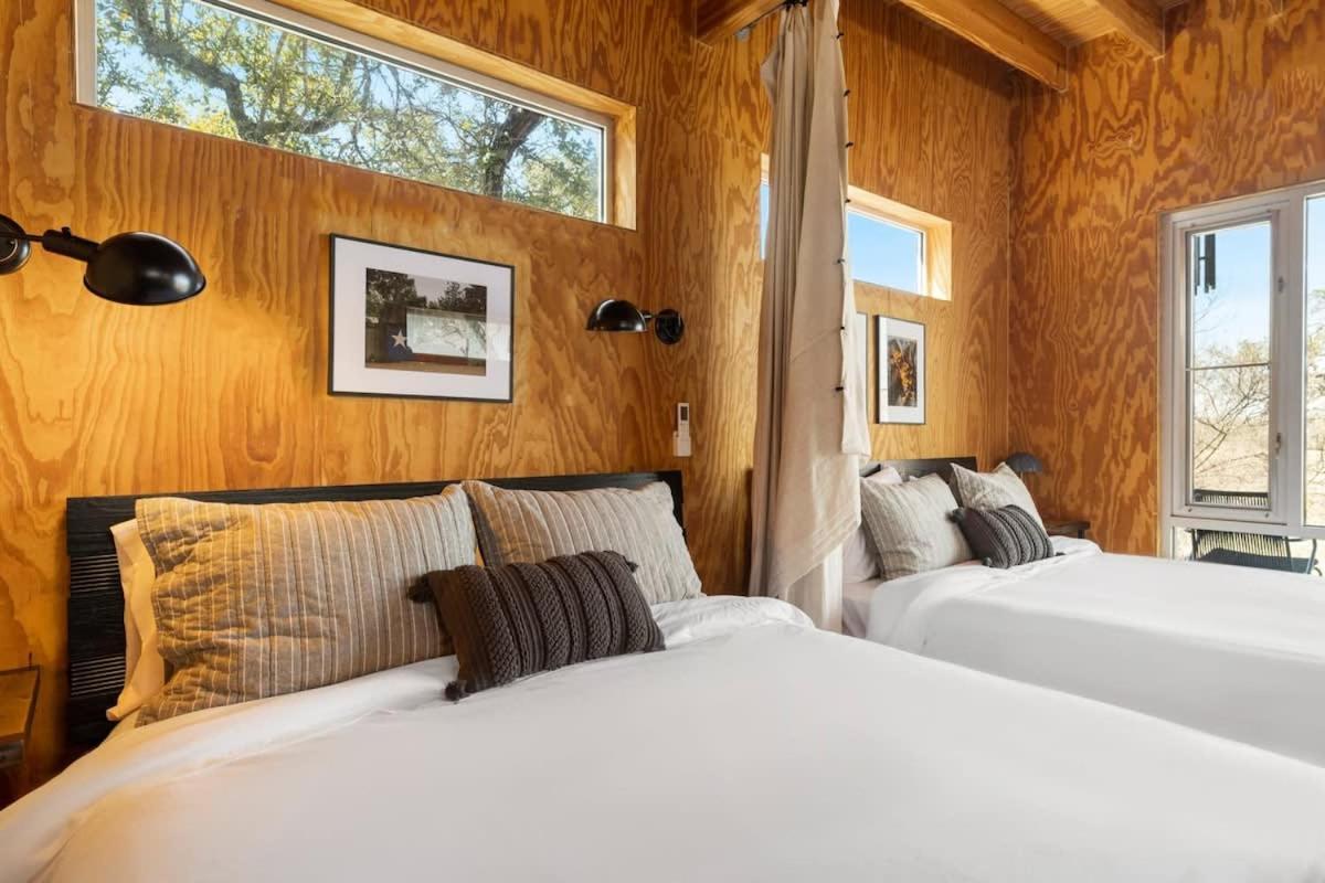 Lazo House - Riverfront With Overlooking Llano River Экстерьер фото